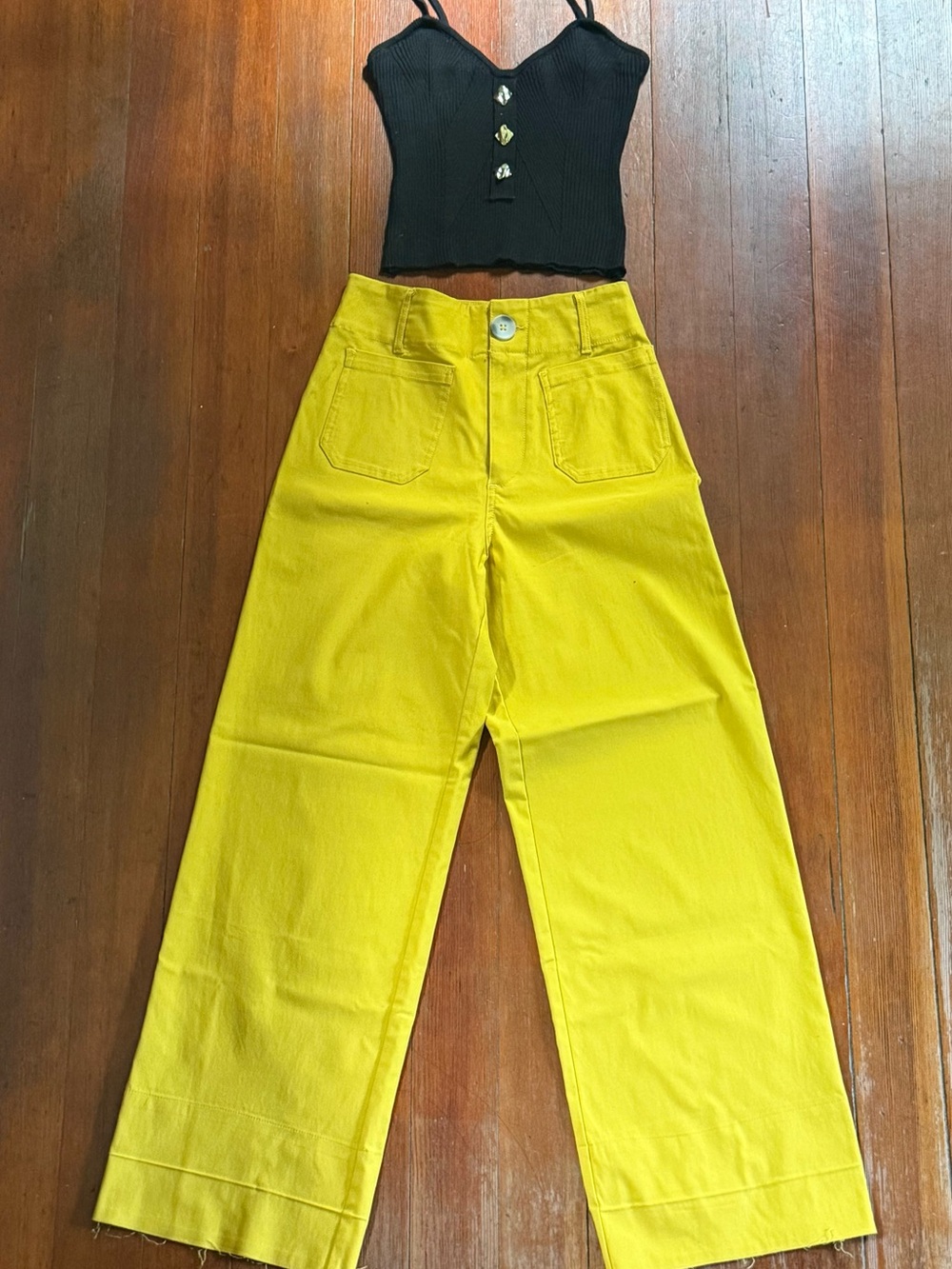 High-Waist Wide Leg Yellow Strech Pants with Black Top
